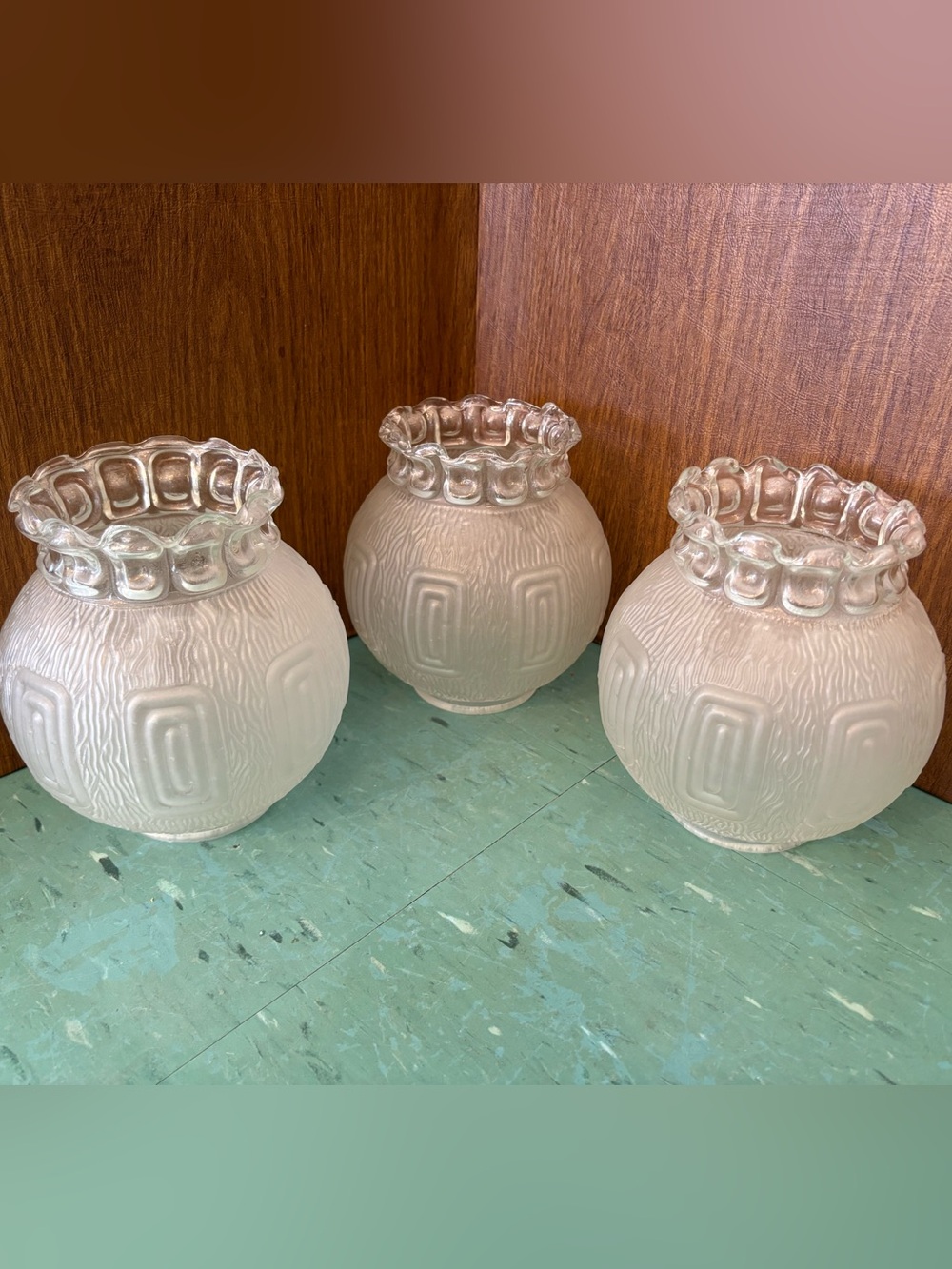 3 vintage glass globes lamp light fixture glass shades ruffled edges